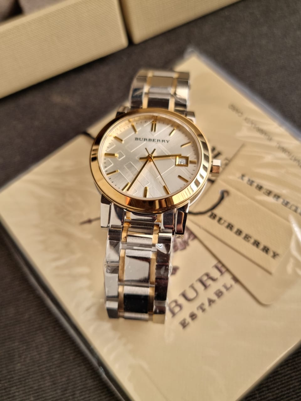 BURBERRY Silver Dial Two-tone Silver and Gold-tone Bracelet Ladies Watch BU9115