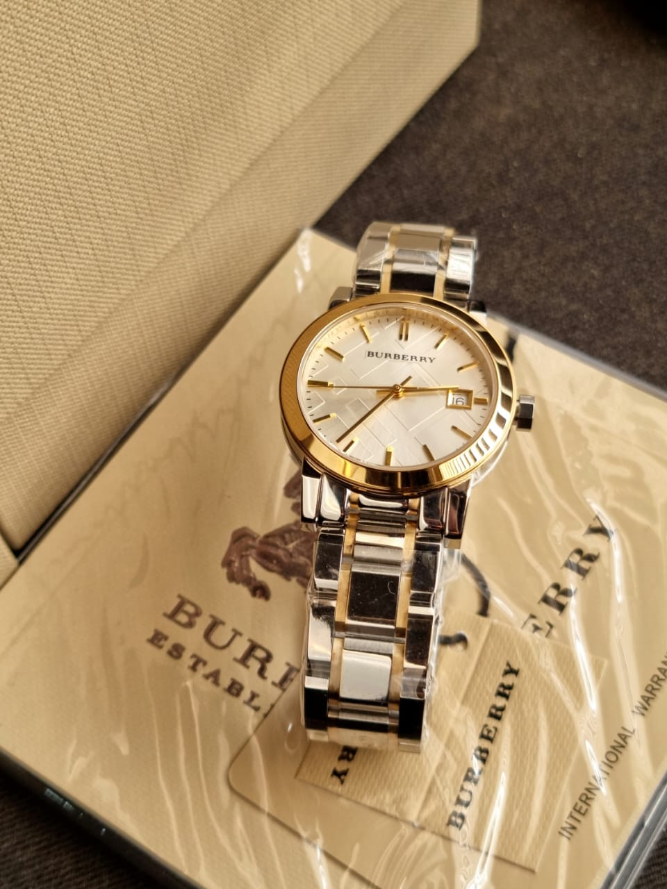 BURBERRY Silver Dial Two-tone Silver and Gold-tone Bracelet Ladies Watch BU9115