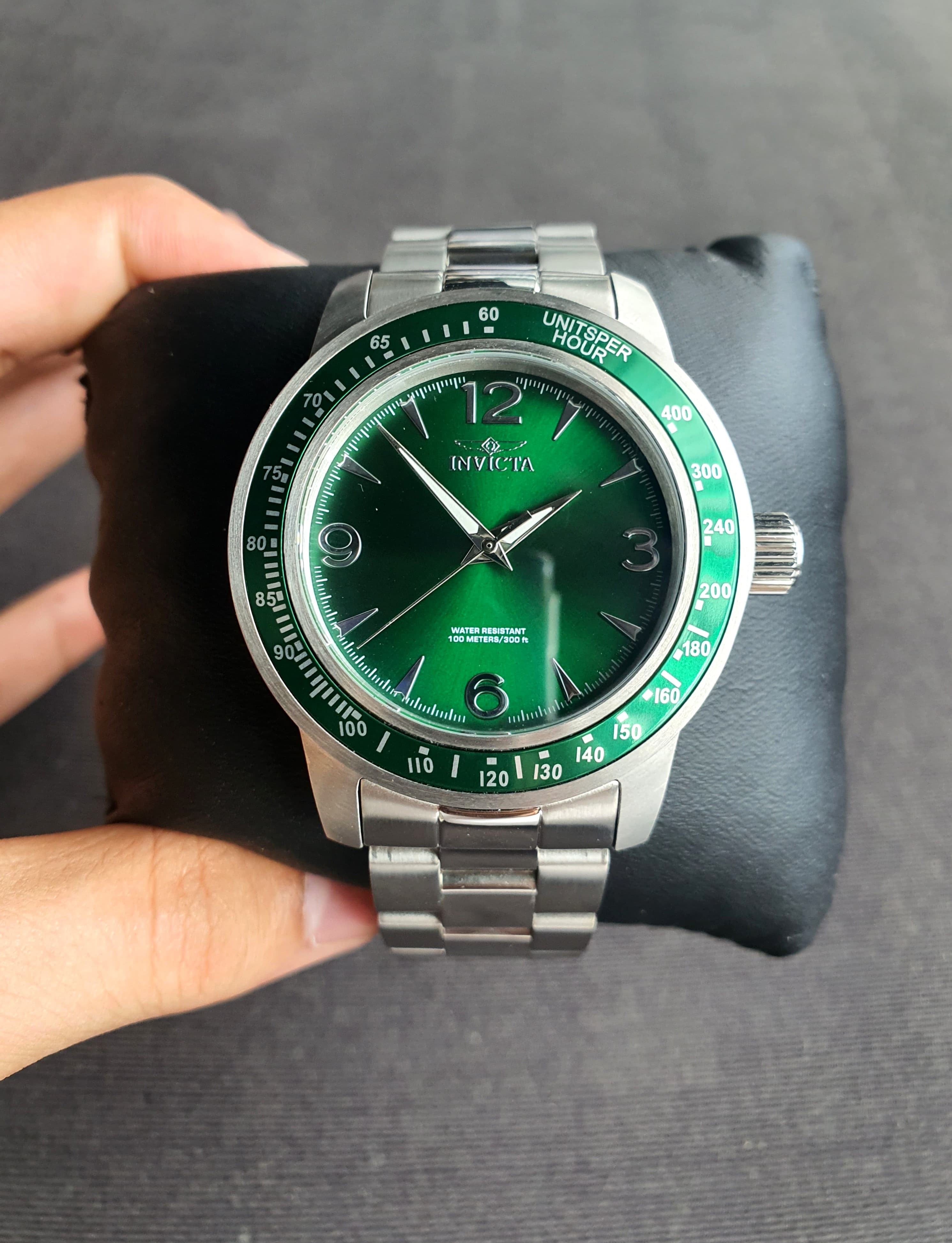 Invicta Men's 38527 Specialty Quartz Green Dial Watch