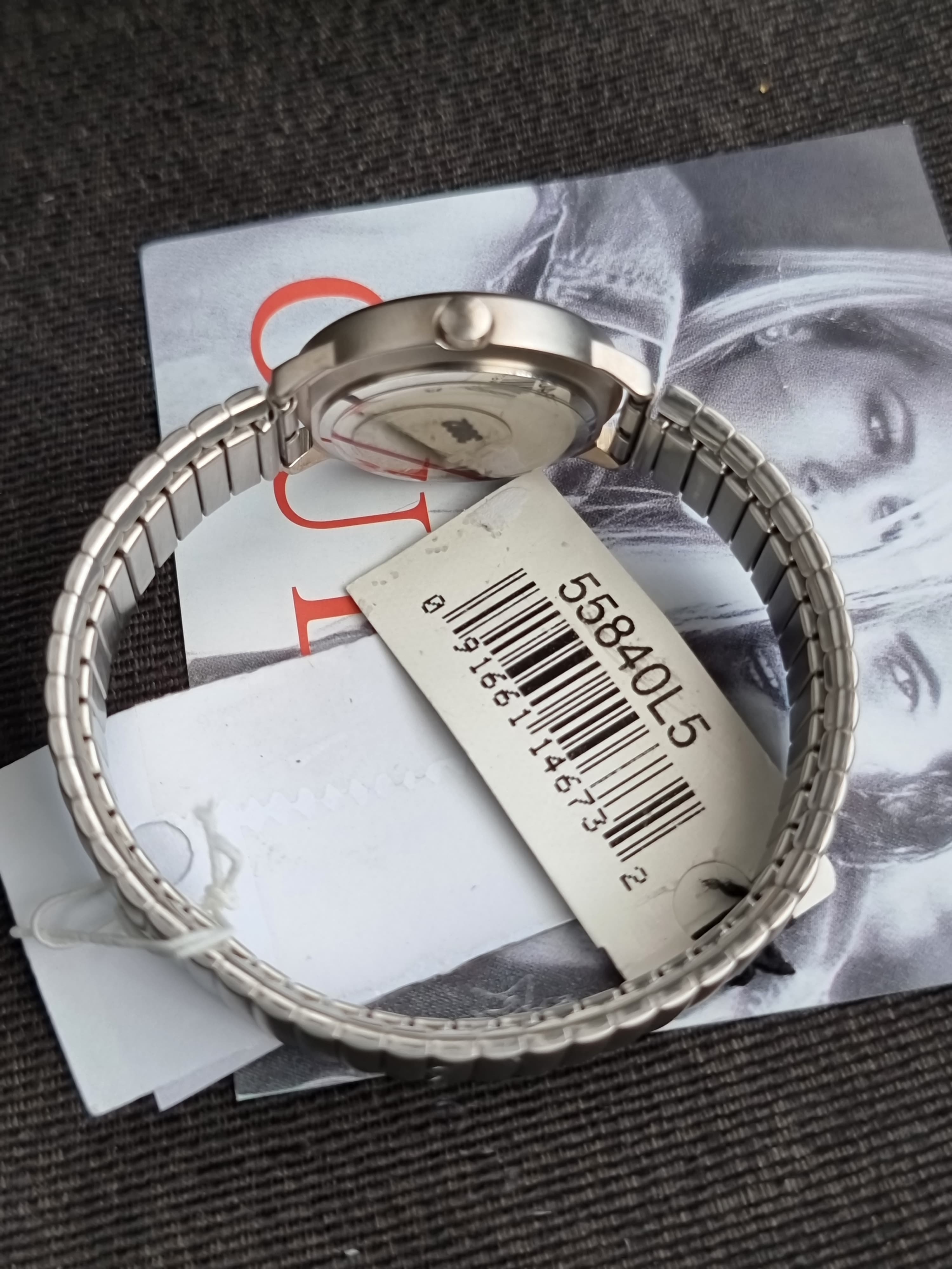 GUESS Ladies Watch Strachable Steel Chain