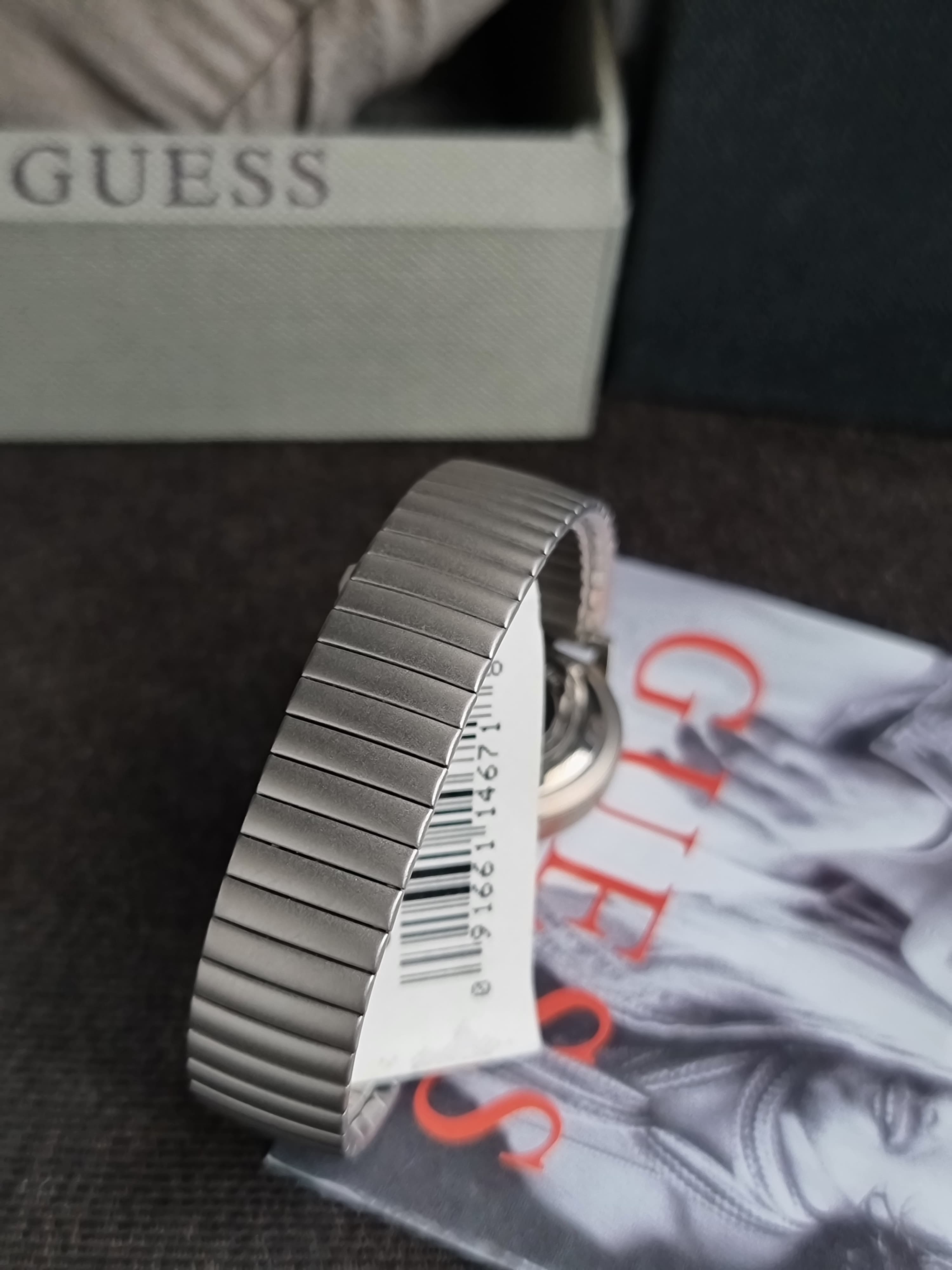 Guess Ladies Watch Strachable Chain Light Blue Dial