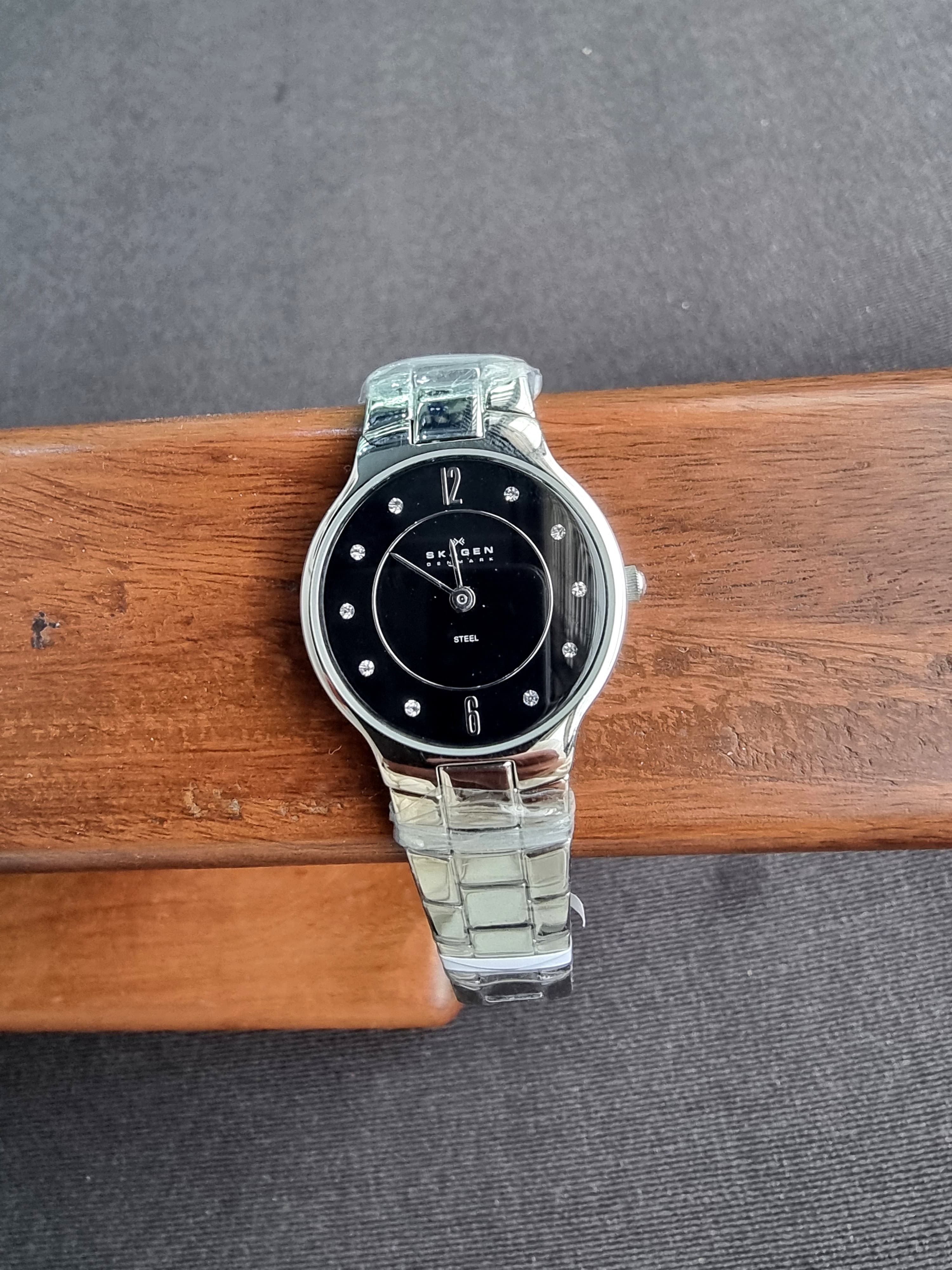 SKagen 572SSXB Ladies Watch Black Dial Quartz Watch