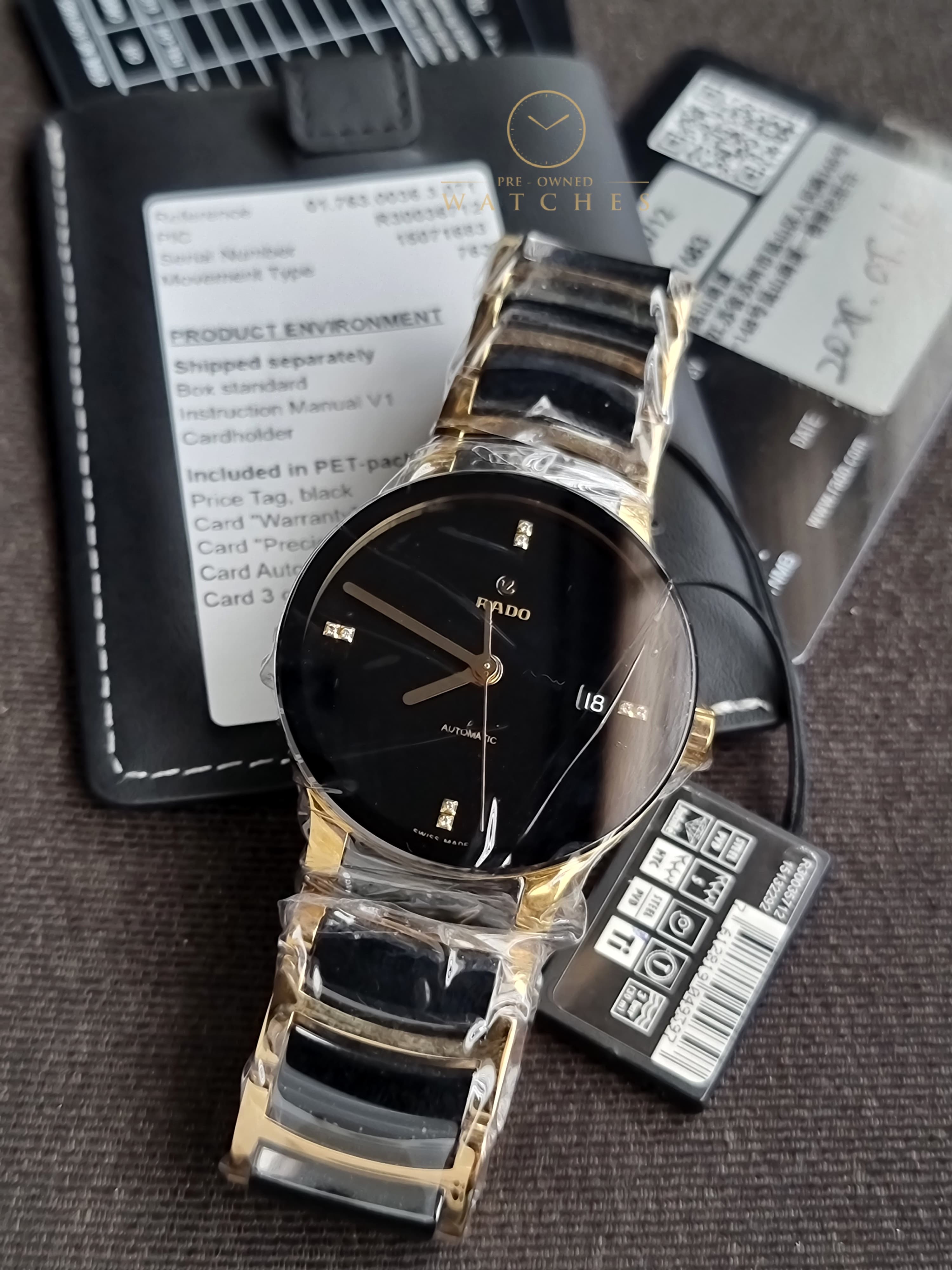 Rado Centrix Black/Yellow gold toned steel Ø38 mm R30035712
