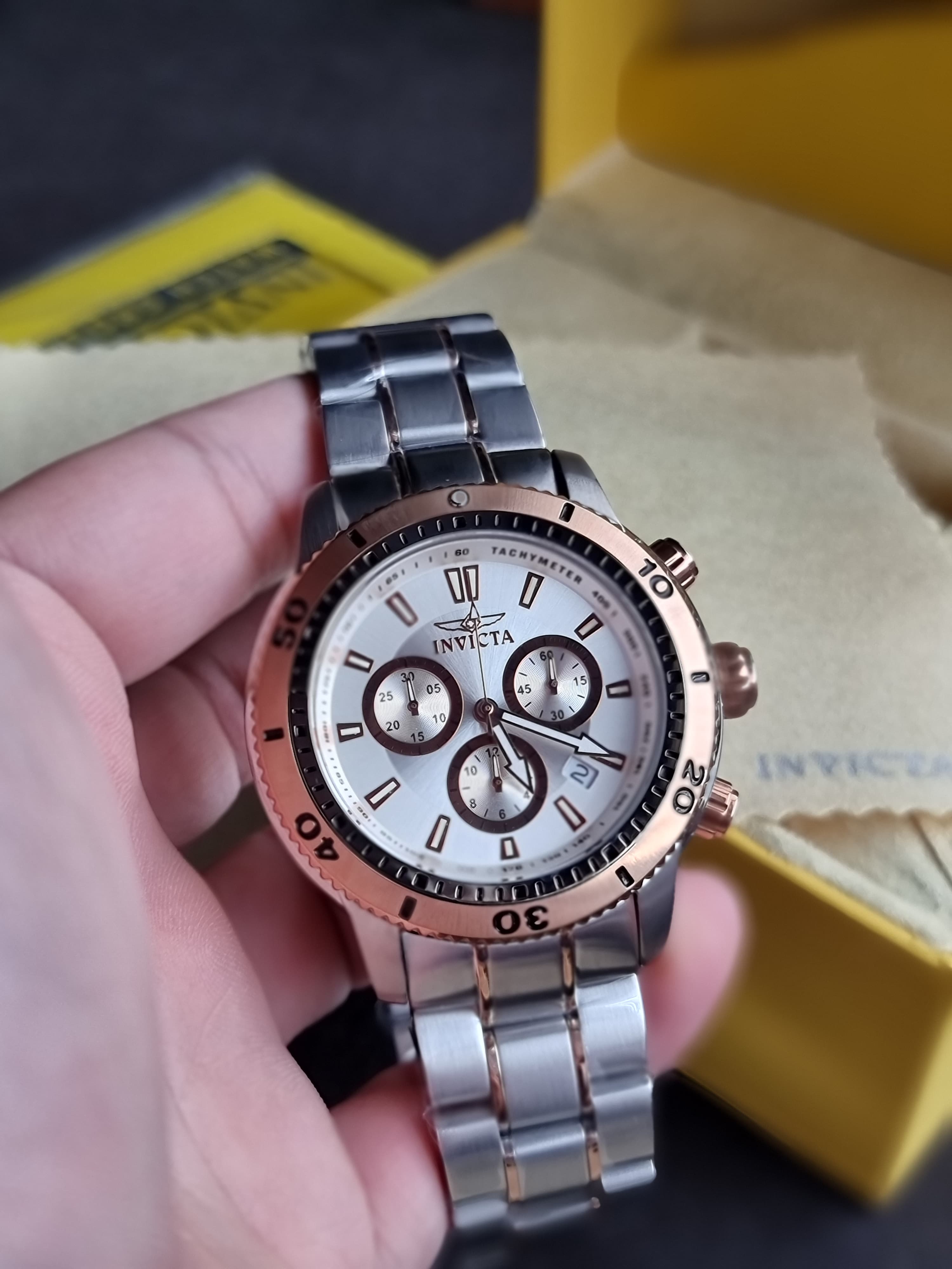 Invicta 1204 Mens Rose Gold Bezel Chronograph Watch