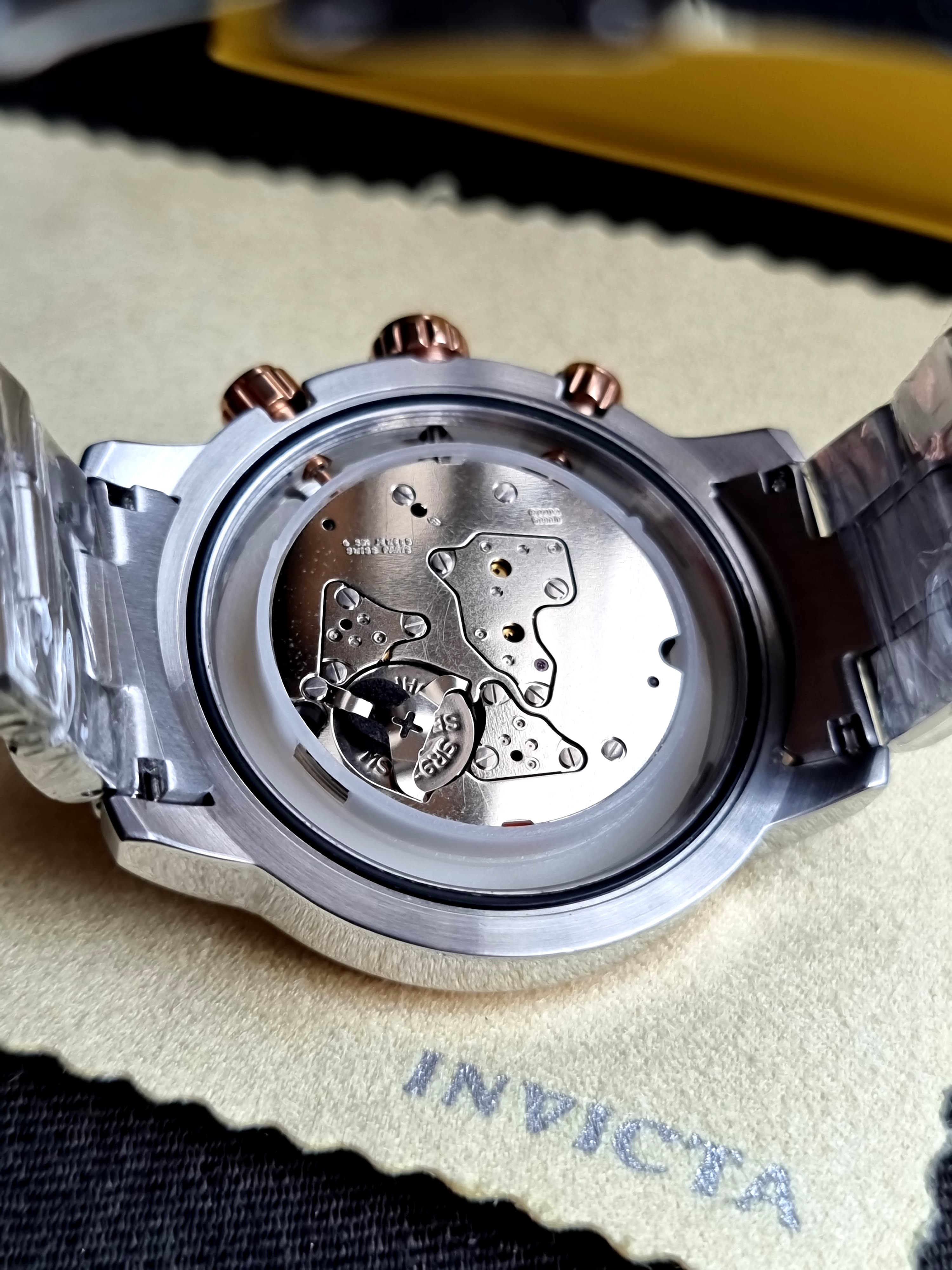 Invicta 1204 Mens Rose Gold Bezel Chronograph Watch