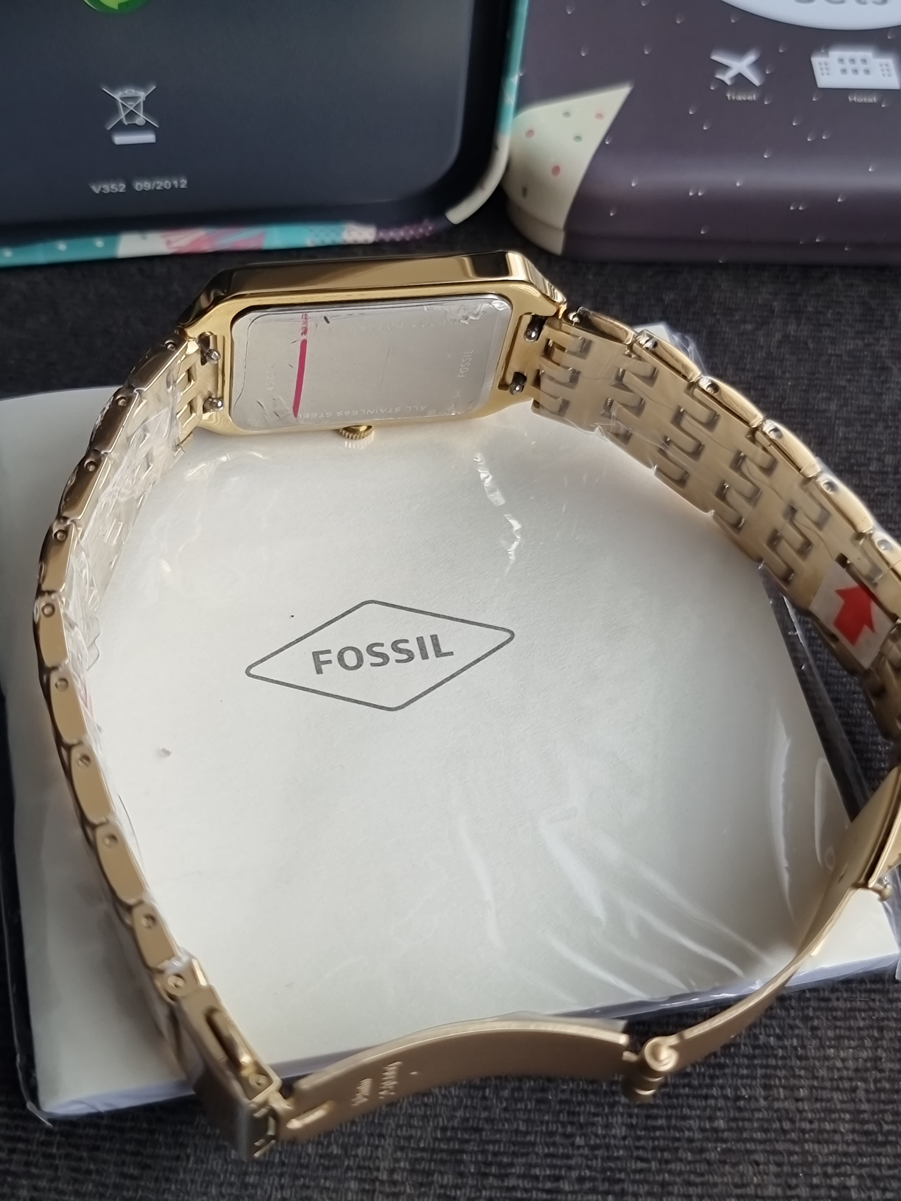 Fossil Raquel Three-Hand Date Gold-Tone Stainless Steel Watch ES5304