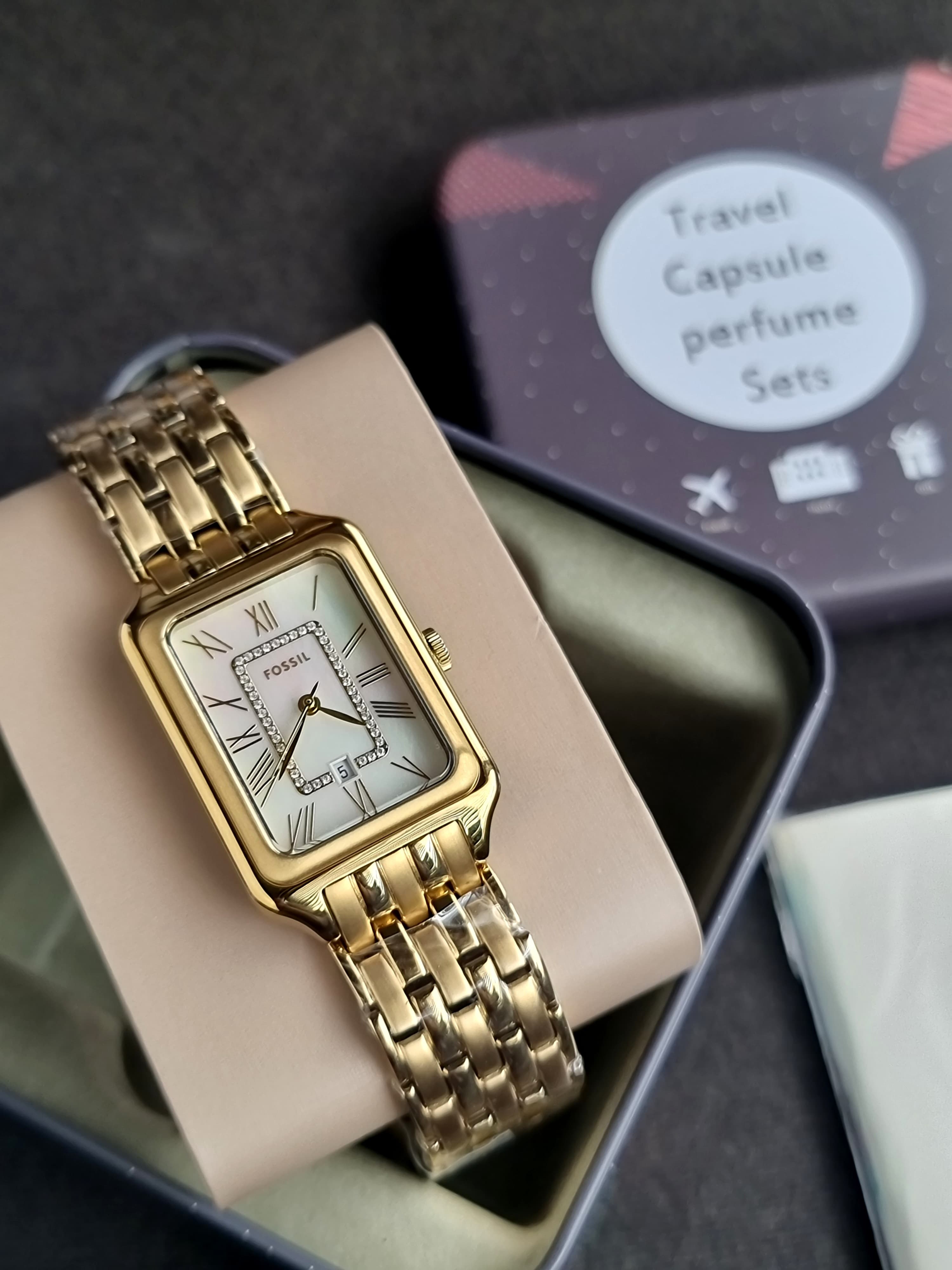 Fossil Raquel Three-Hand Date Gold-Tone Stainless Steel Watch ES5304