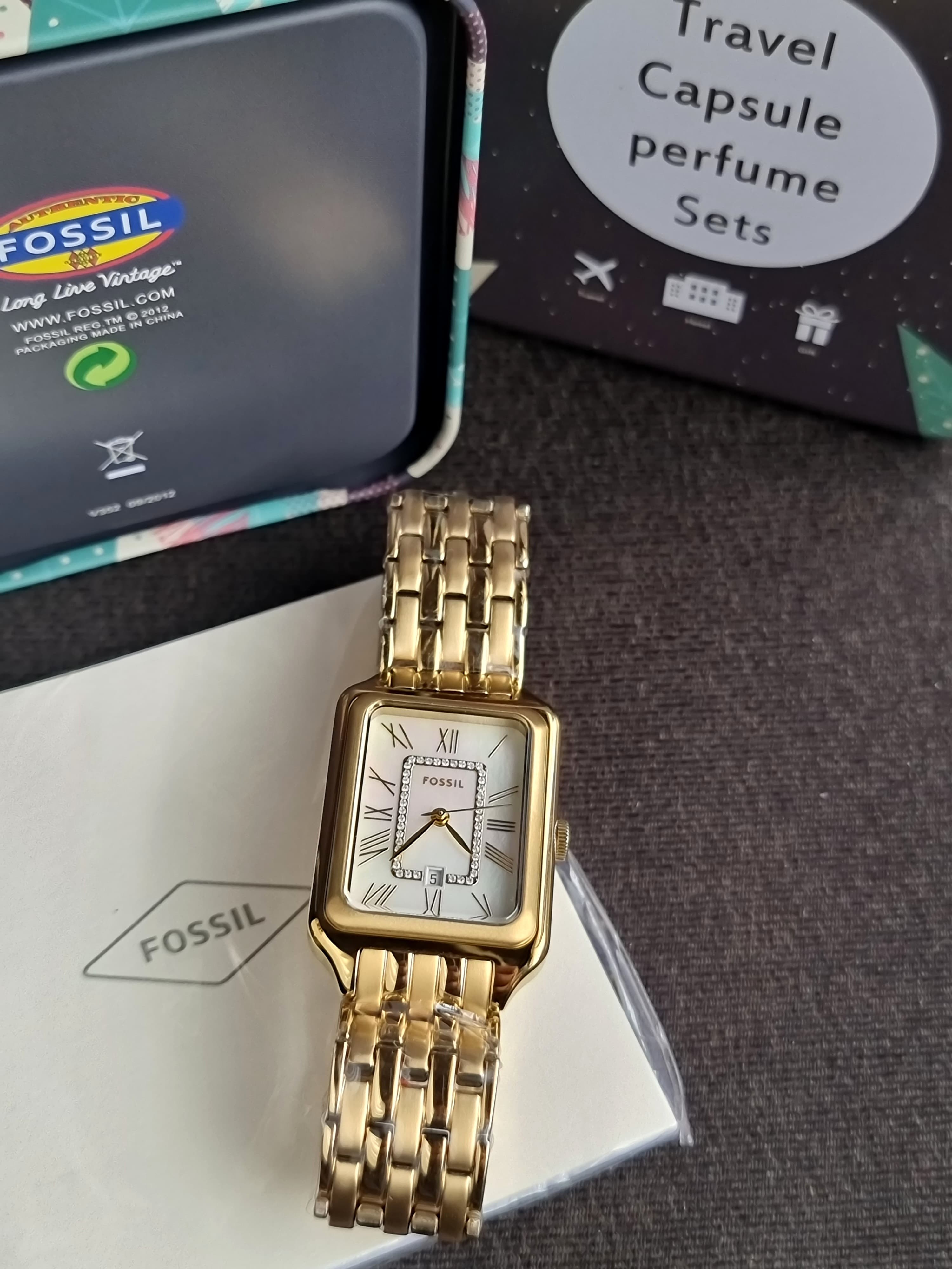 Fossil Raquel Three-Hand Date Gold-Tone Stainless Steel Watch ES5304