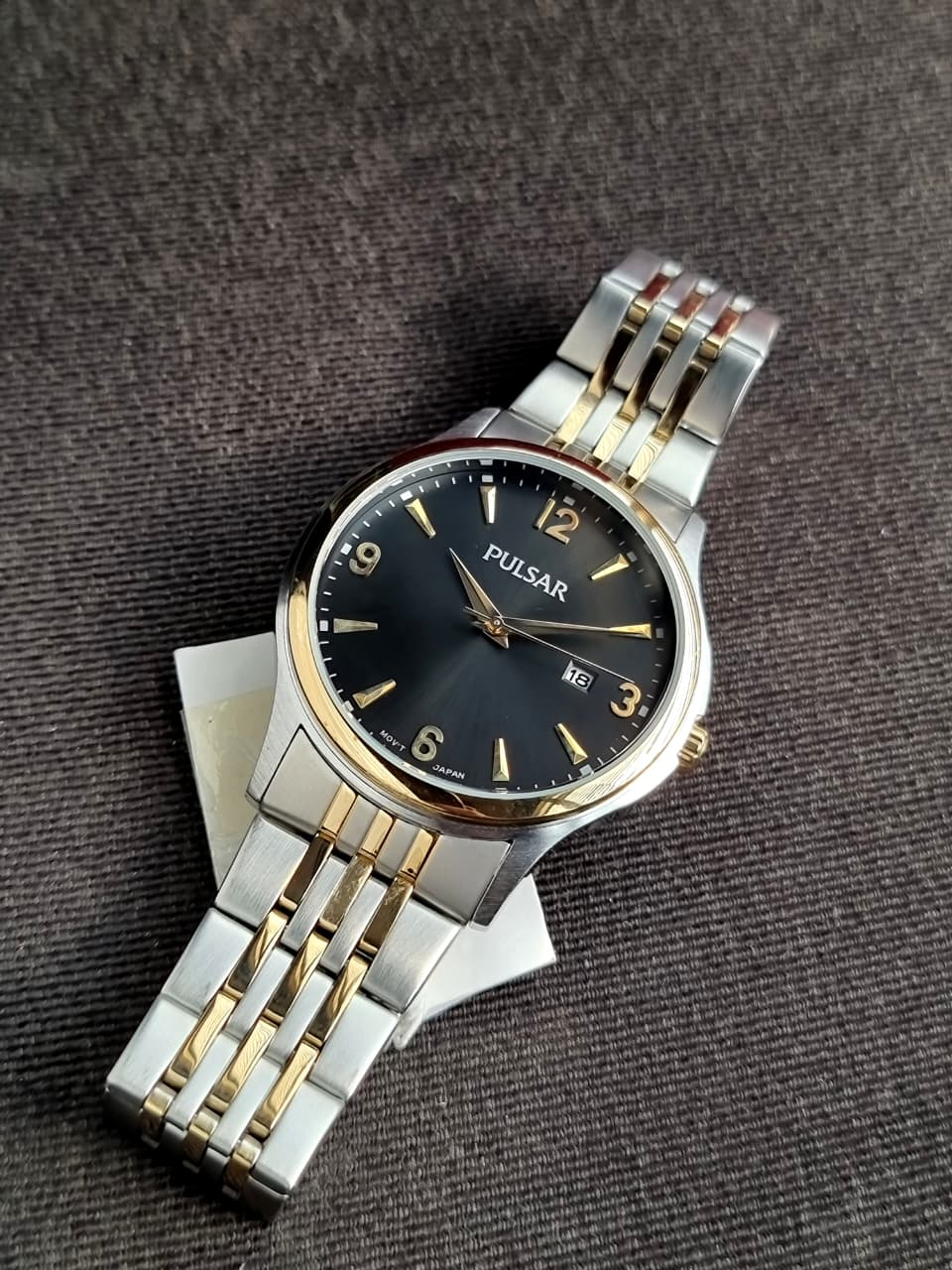 Pulsar Sub Brand Of Seiko Gents Watch Two Tone Quartz Watch 39mm Dial Quartz Watch