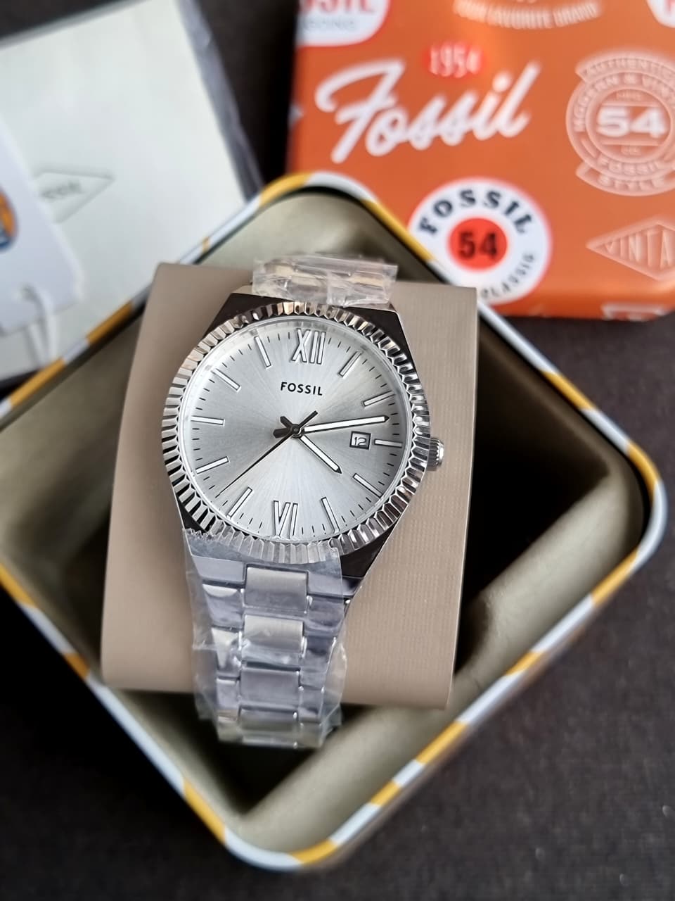 Fossil Women's Scarlette Quartz Stainless Steel Three-Hand Watch, Color: Silver (Model: ES5300)