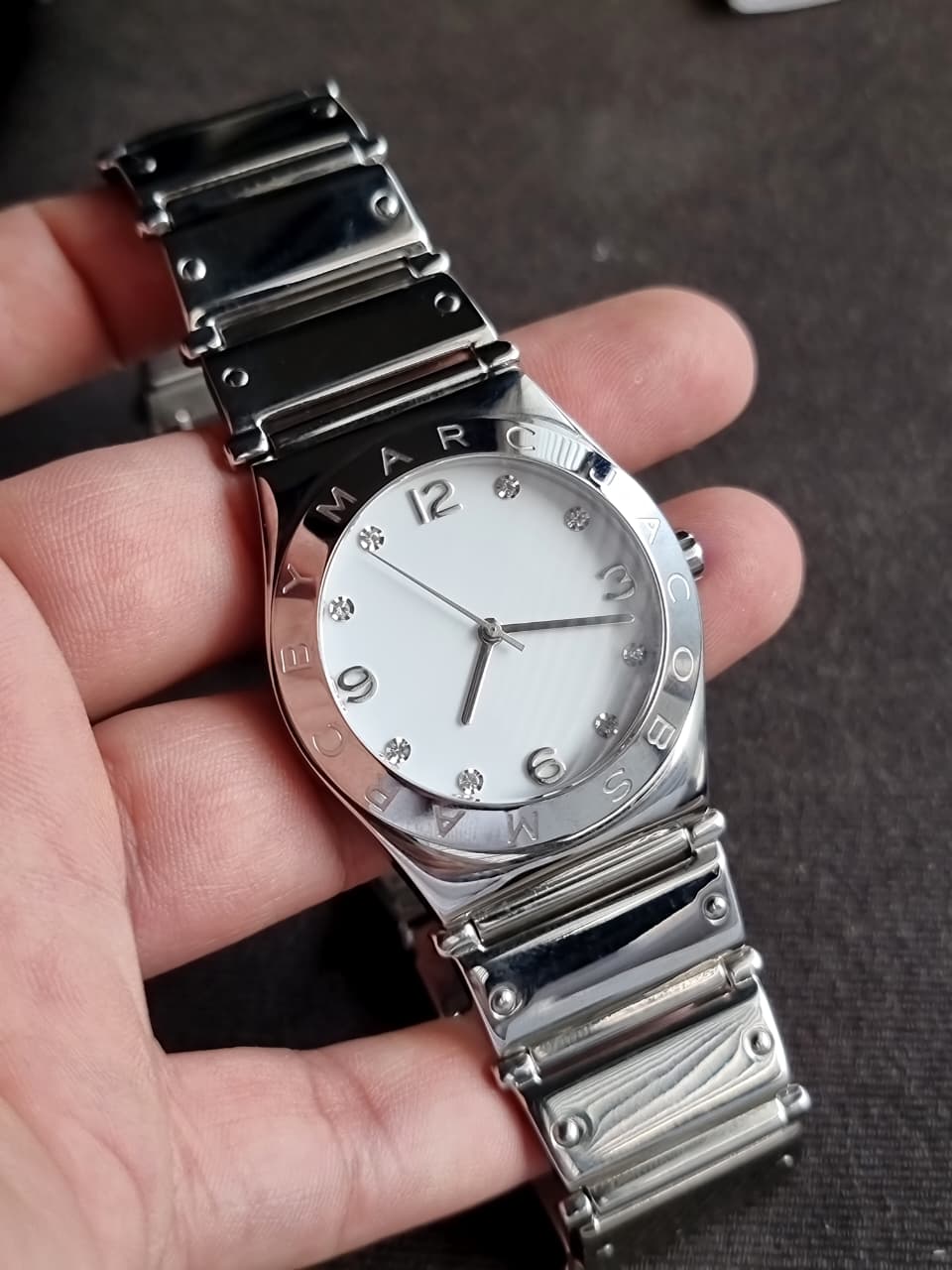 Marc Jacobs Amy White Dial Silver Steel Strap Watch For Women - MBM8518