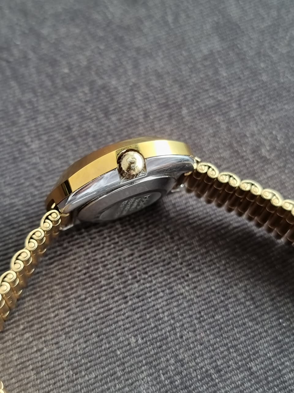Rado Diastar Maroon Dial 27mm Maroon Dial Golden Casing Automatic Watch