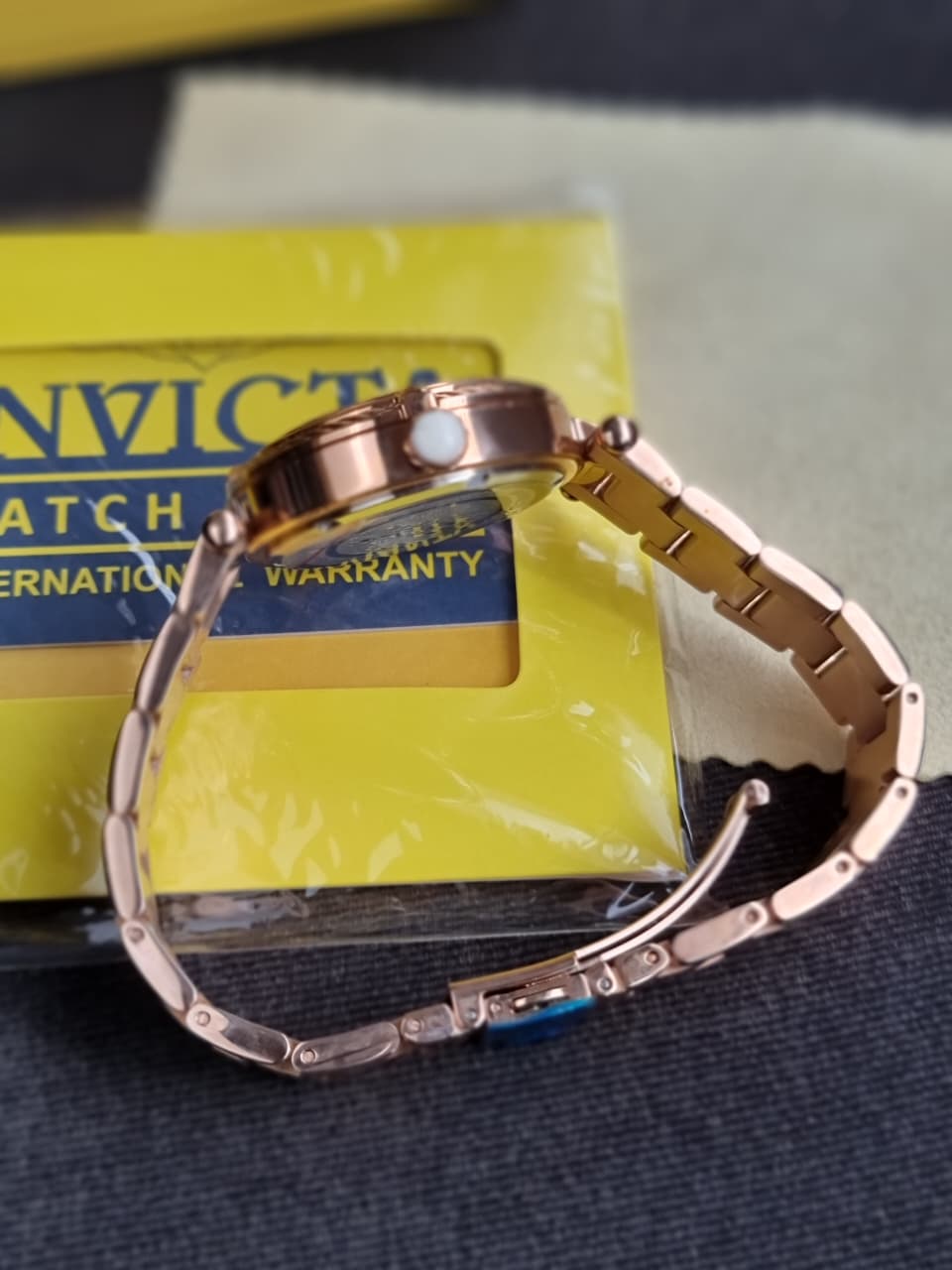 Invicta Bolt Lady Model 28961 - Ladies Watch Quartz