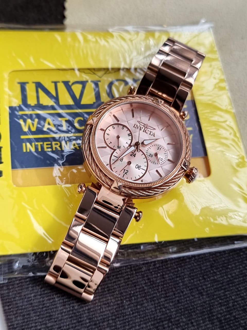 Invicta Bolt Lady Model 28961 - Ladies Watch Quartz