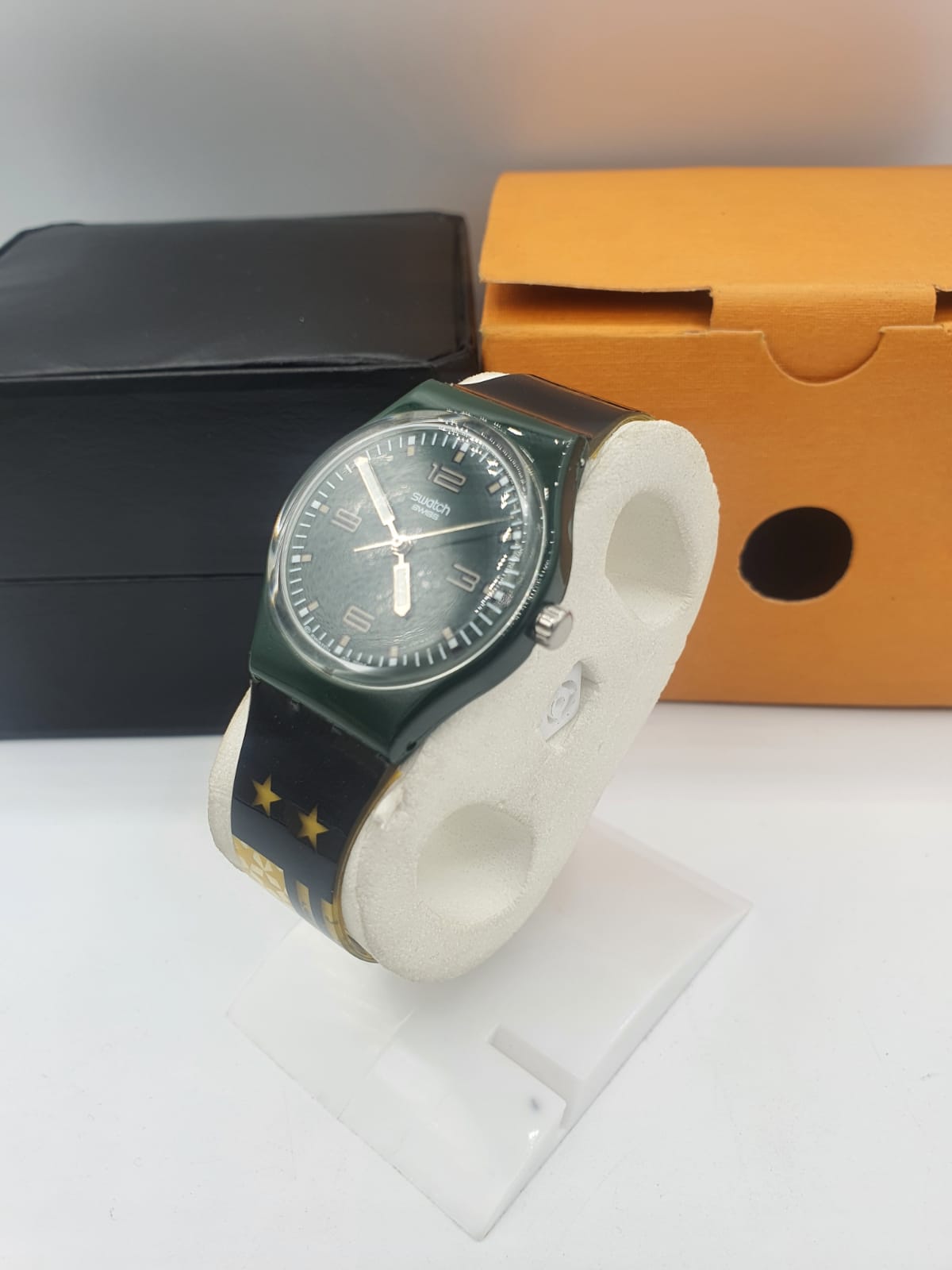 Swatch Geeen Dial Ladies watch