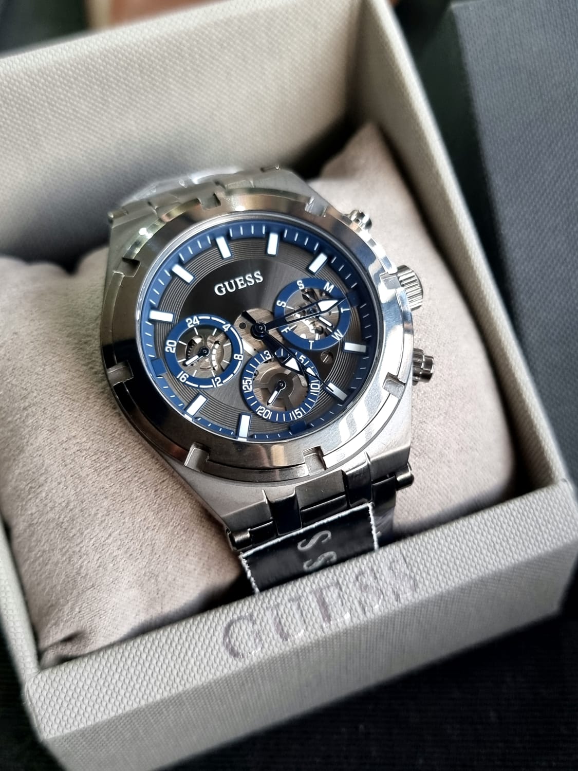 Stainless Dial Quart Steel Chronograph Continental Guess Gunmetal Grey