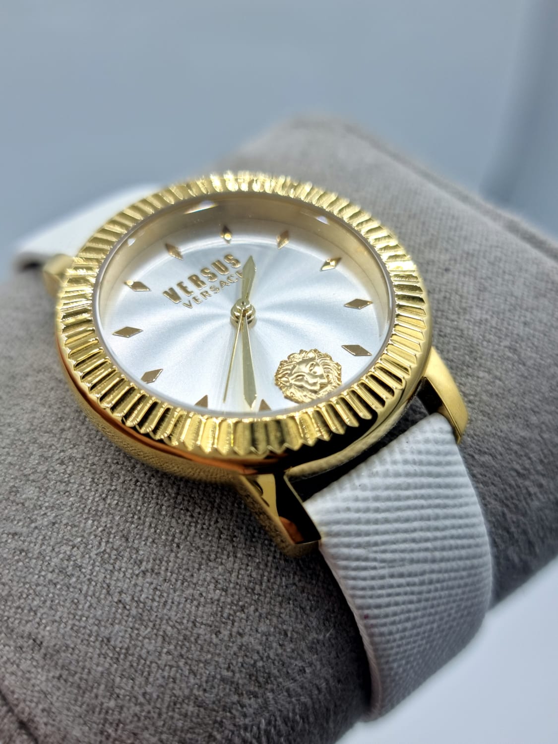 VERSUS VERSACE WHITE DIAL WHITE STRAP
