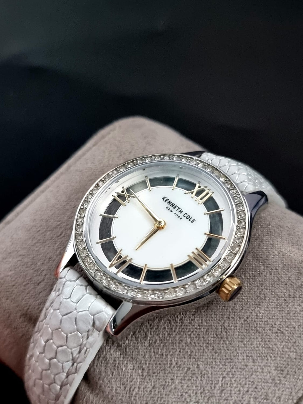 Keneeth Cole Ladies Watch White strap 100xxxxx