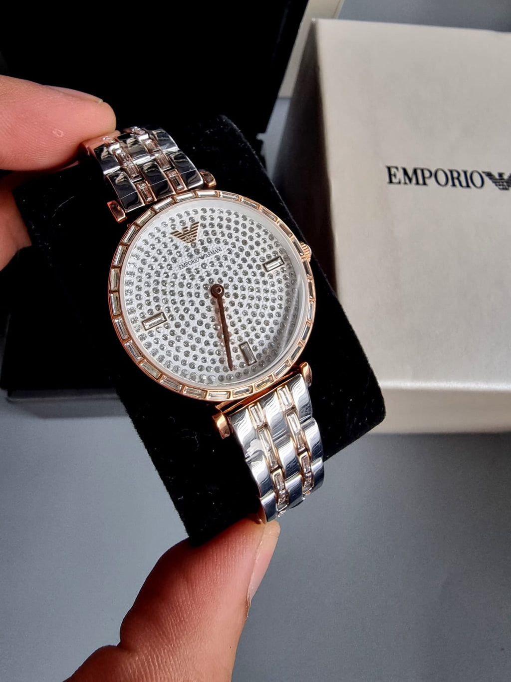 Emporio Armani Women’s Analog Stainless Steel Silver Dial 32mm Watch AR11293 s