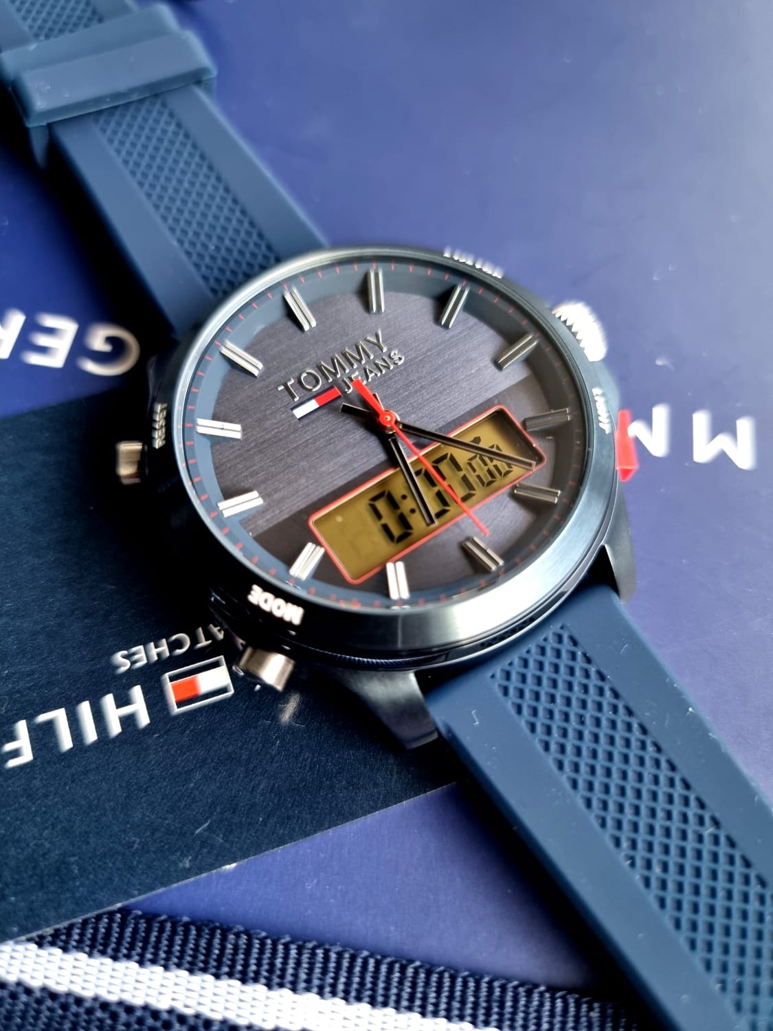 Tommy Hilfiger Men’s Quartz Silicone Strap Blue Dial 46mm Watch 1791761