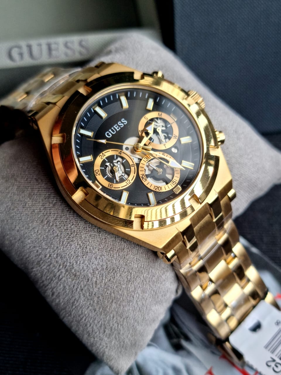 Guess Men’s Quartz Stainless Steel Black Dial 44mm Watch GW0260G2