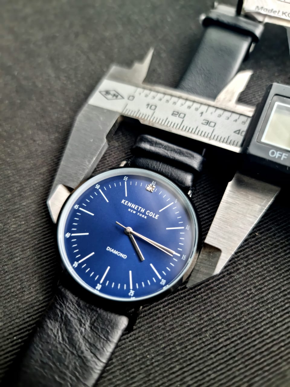 Kenneth Cole Gents Watch Black Leather Strap