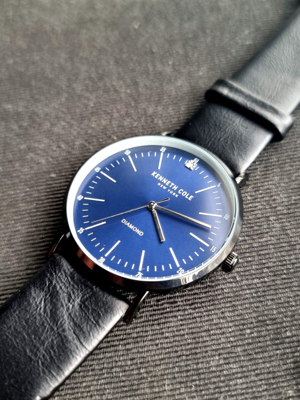 Kenneth Cole Gents Watch Black Leather Strap