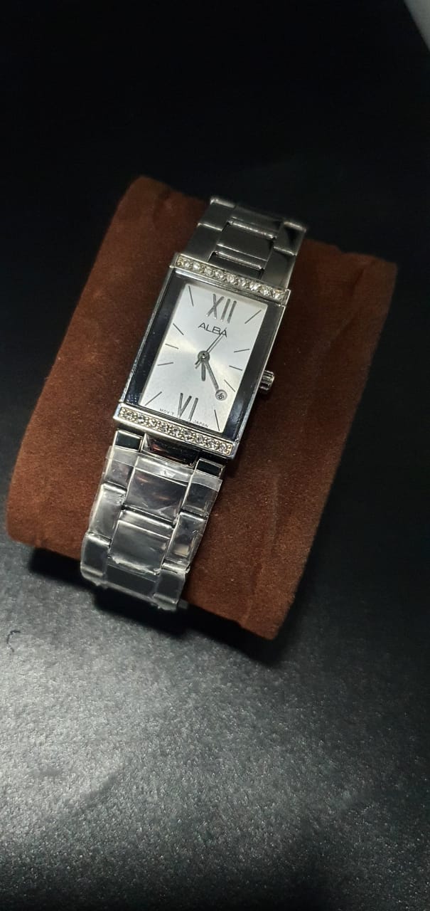 Kenneth Cole Ladies Watch Purple dial