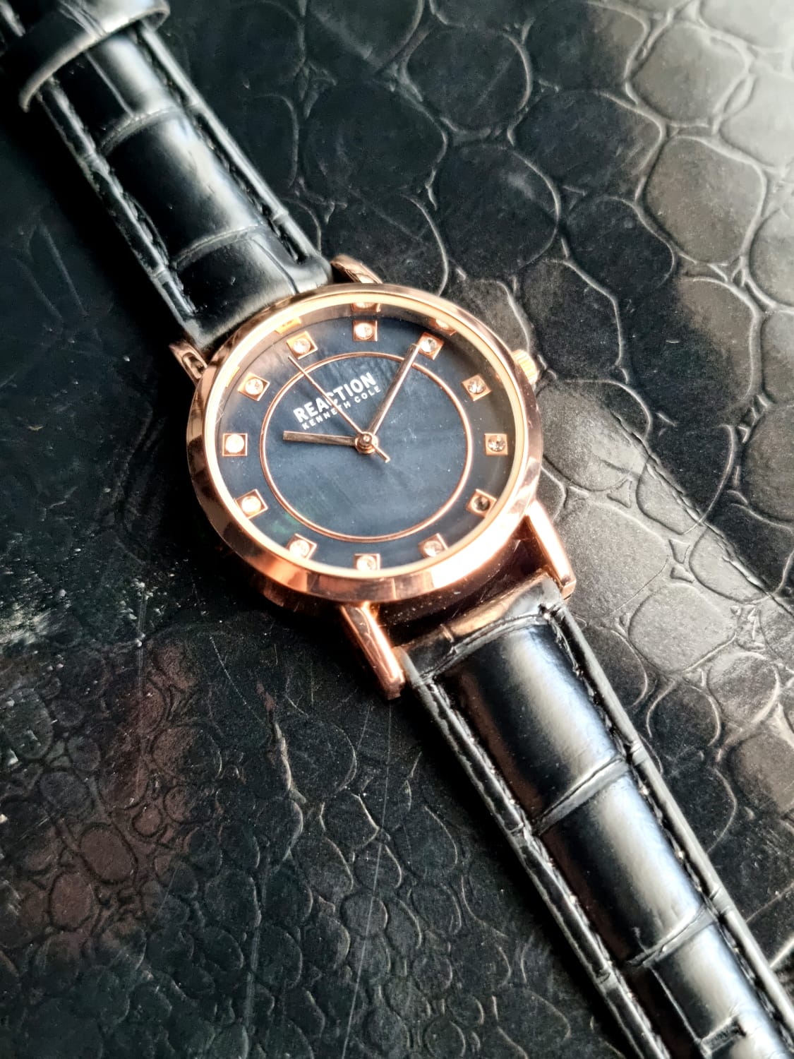 Kenneth Cole ladies Watch 32mm dial Size black leather Strap Rk510690003