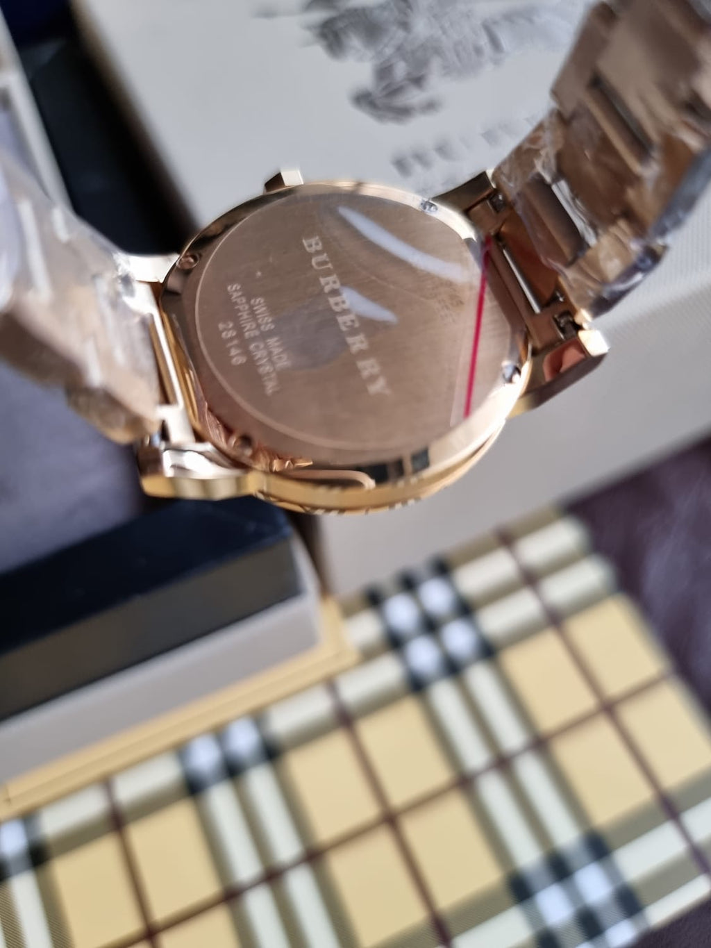 Swiss Rare Engraved Gold Check Date Dial 34mm Women Wrist Watch The City BU9145