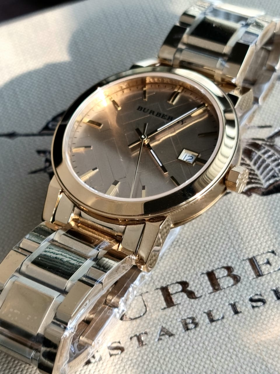 BURBERRY The City Champagne Dial Gold-tone Unisex Watch BU9033