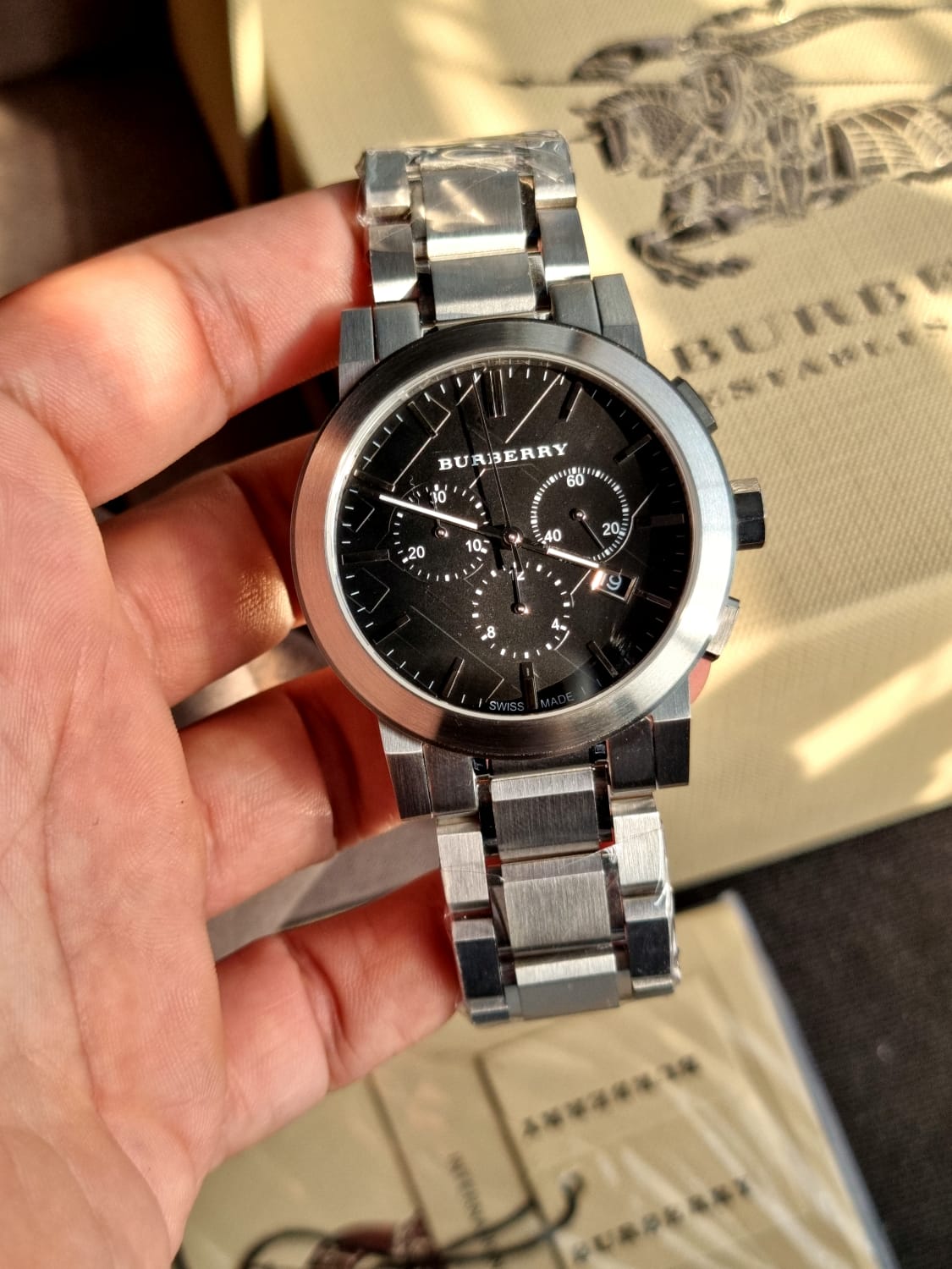 Swiss Silver Black Date Dial 42mm Men Chronograph Stainless Steel Wrist Watch The City BU9351