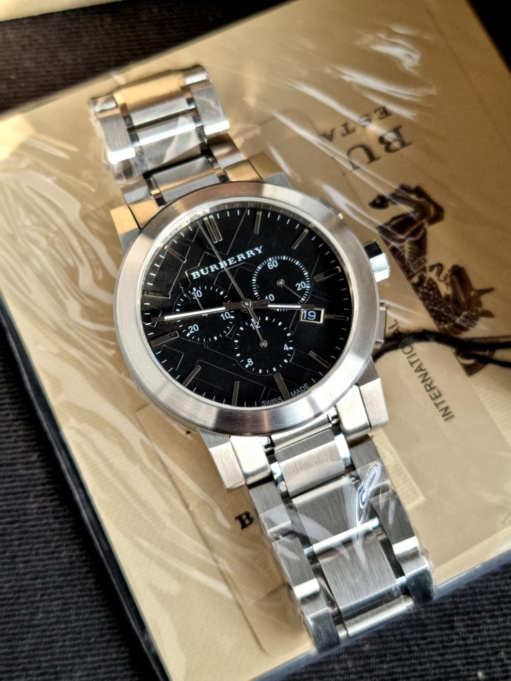 Swiss Silver Black Date Dial 42mm Men Chronograph Stainless Steel Wrist Watch The City BU9351