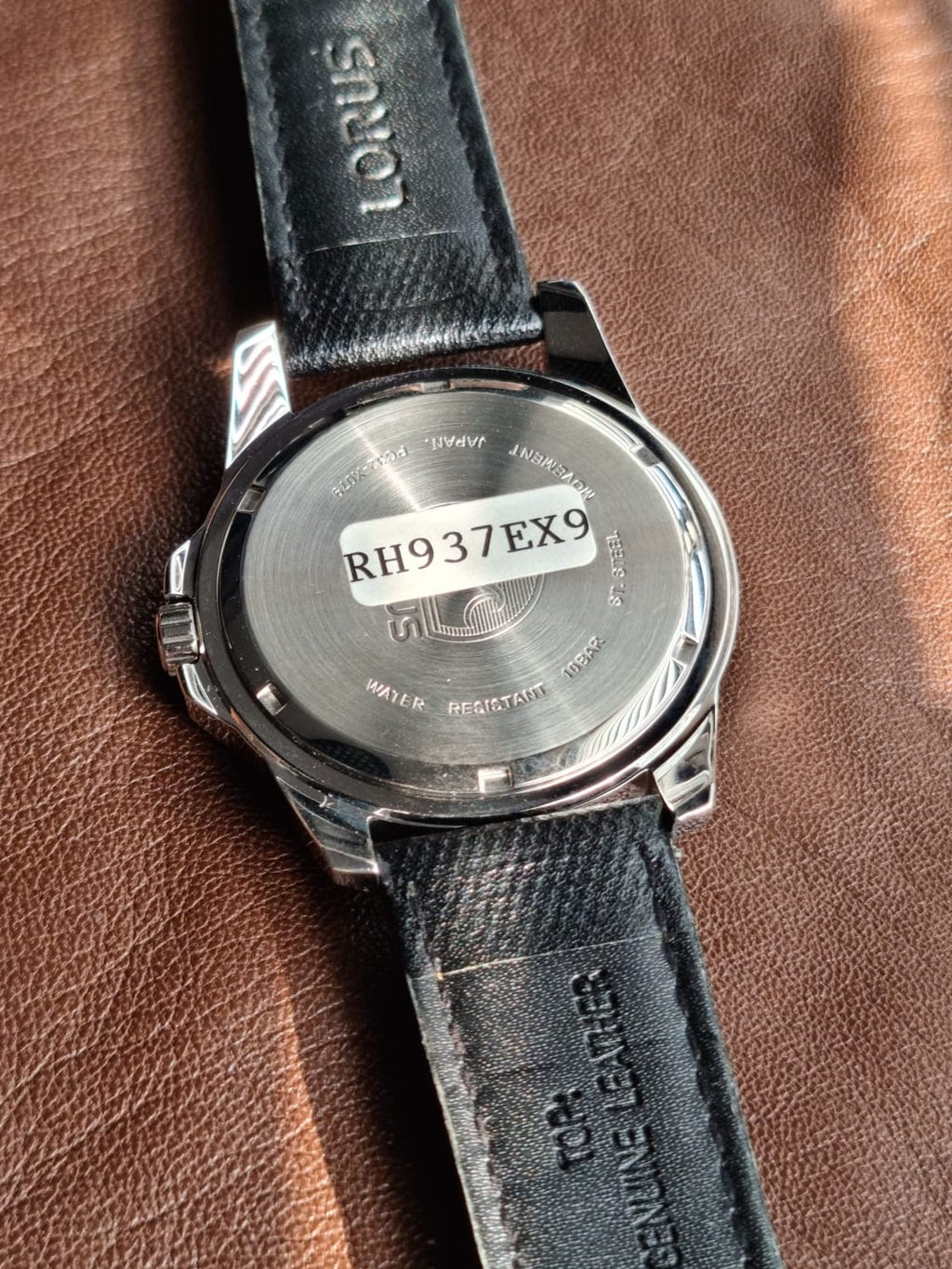 LOrus Black leather Strap black dial Black bezel 45mm dial size