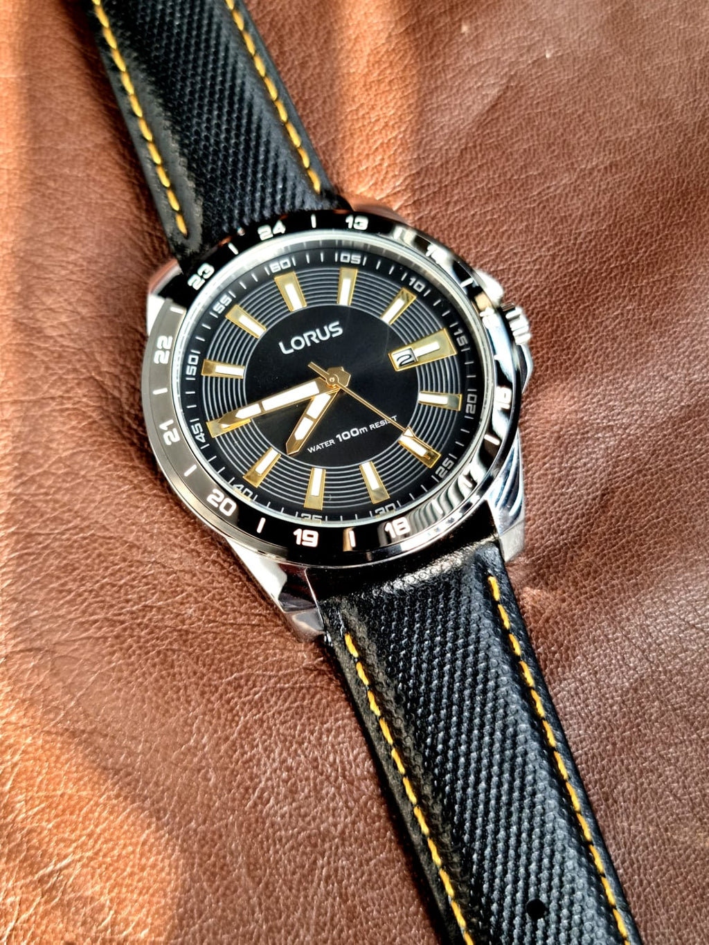 LOrus Black leather Strap black dial Black bezel 45mm dial size