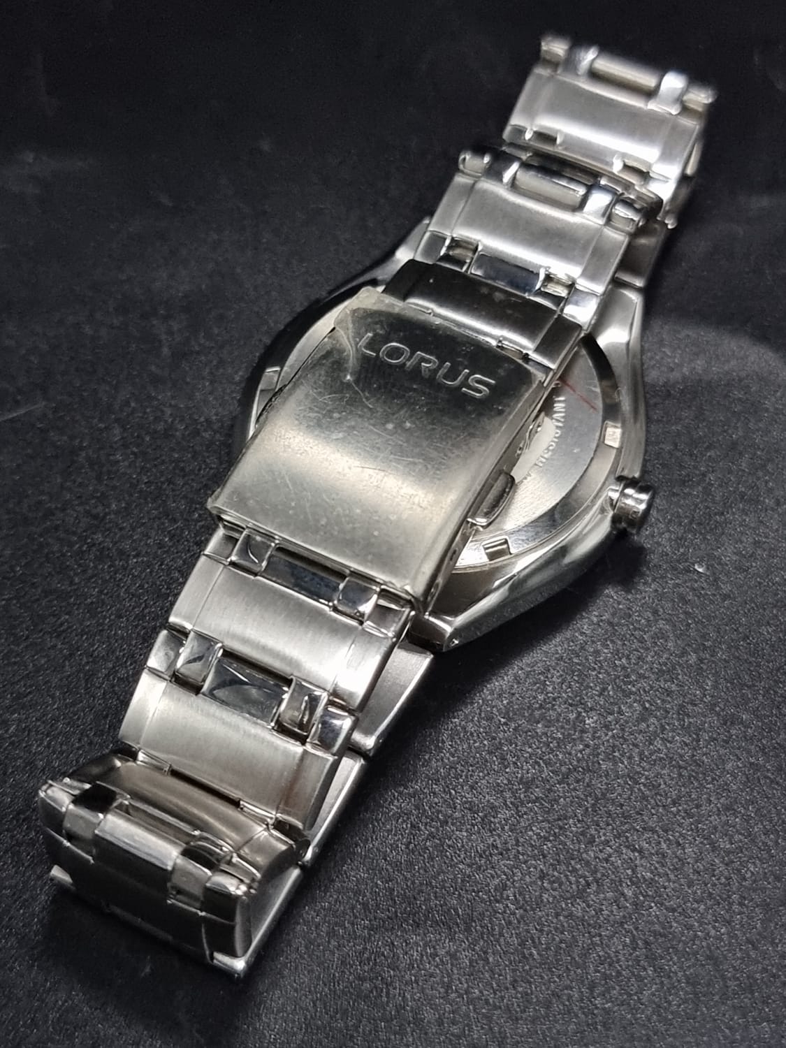Lorus White dial 37mm Dial Size Silver Chain Quartz Watch