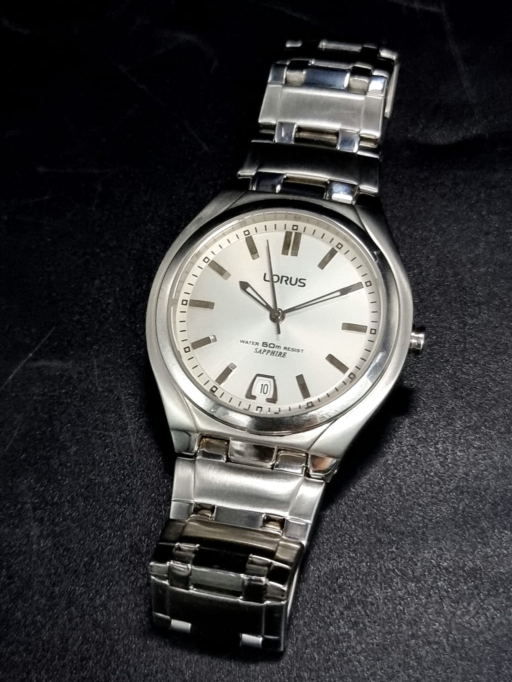 Lorus White dial 37mm Dial Size Silver Chain Quartz Watch