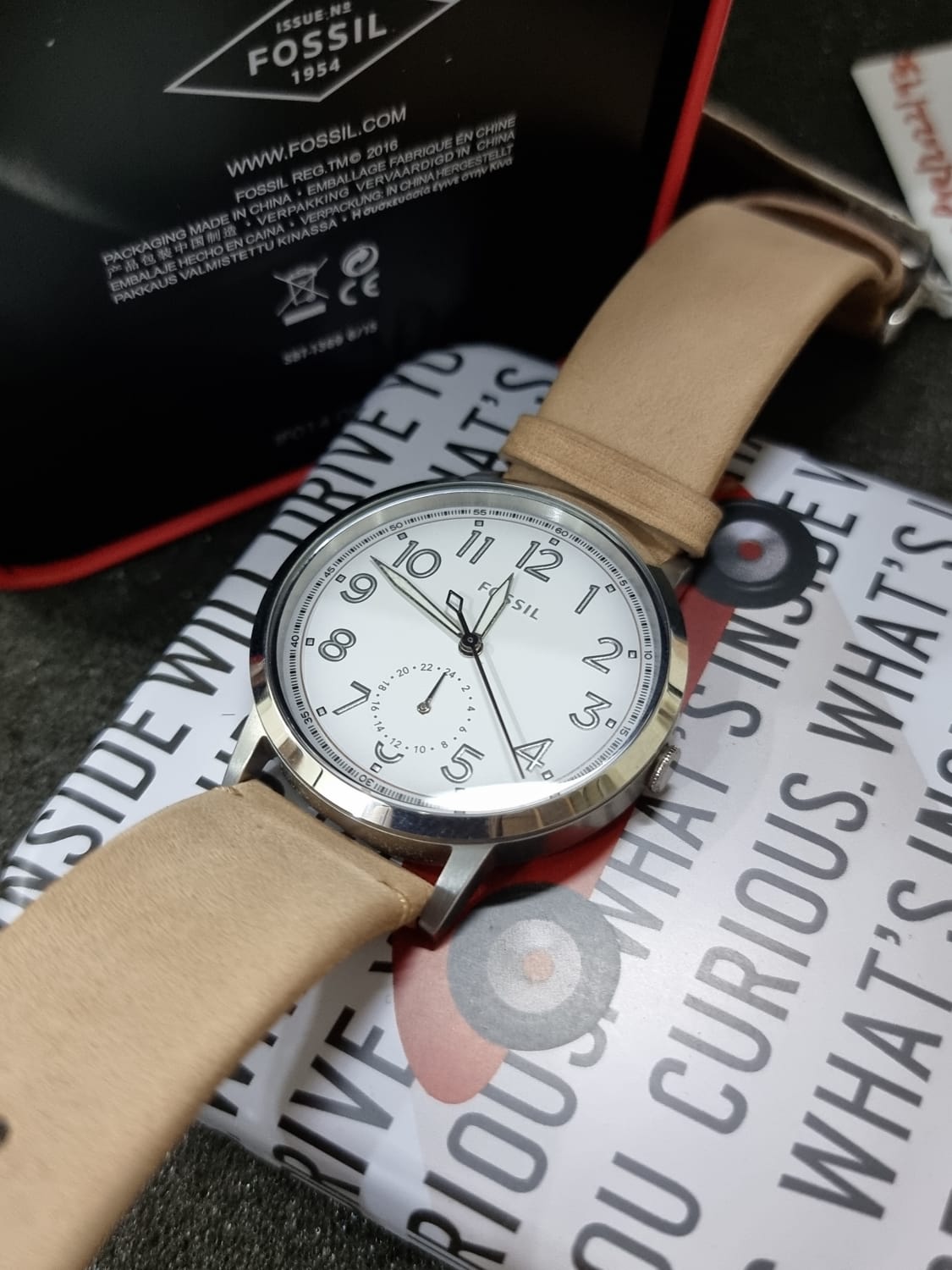 Fossil white strap outlet watch