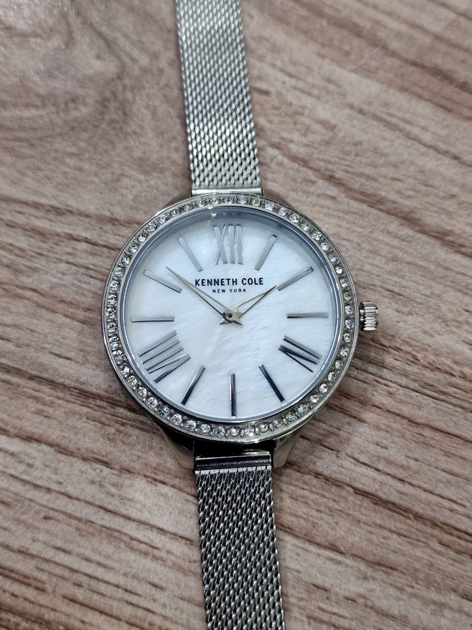 Kenneth Cole Mesh Chain Silver Dial Color White Kc51059001
