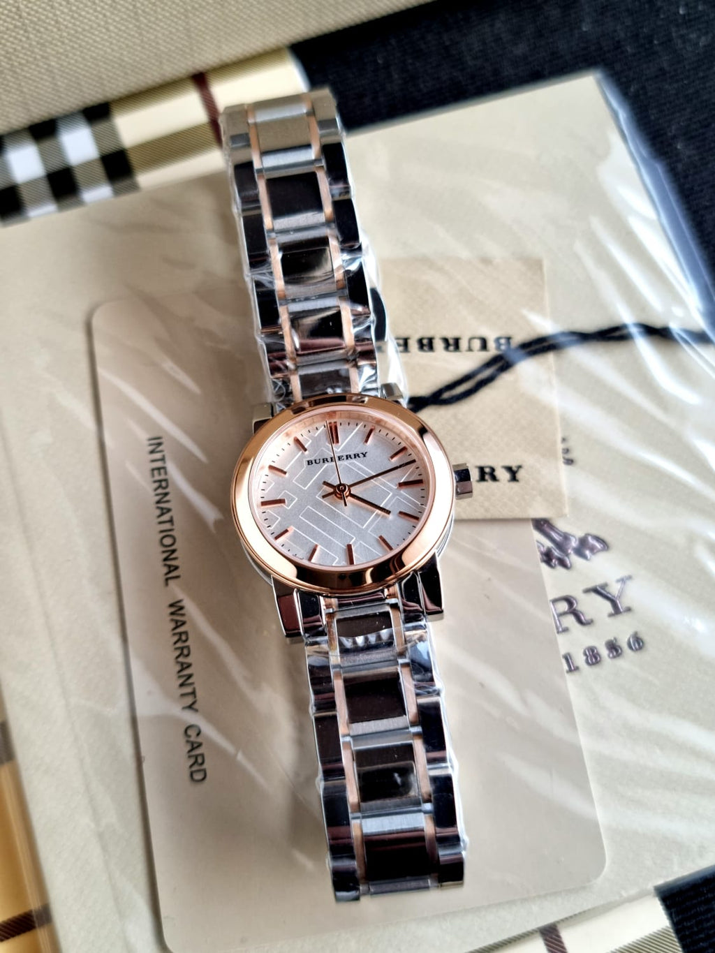 Burberry White Dial Rose Gold Ion-Plated Bezel Ladies Watch BU9205