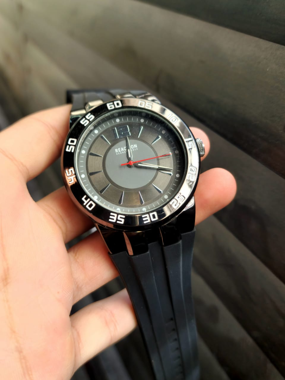 Kenneth Cole Reaction Gents Watch 45mm Dial Size