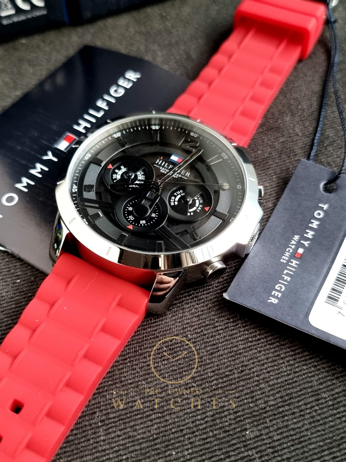 Tommy Hilfiger Men’s Quartz Red Silicone Strap Grey Dial 50mm Watch 1710490