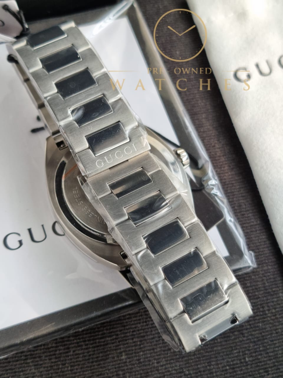Gucci YA142313 Men's Green Dial Quartz Watch