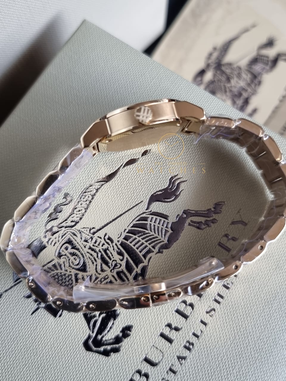 Swiss Rare Engraved Gold Check Dial 26mm Women Wrist Watch The City BU9234