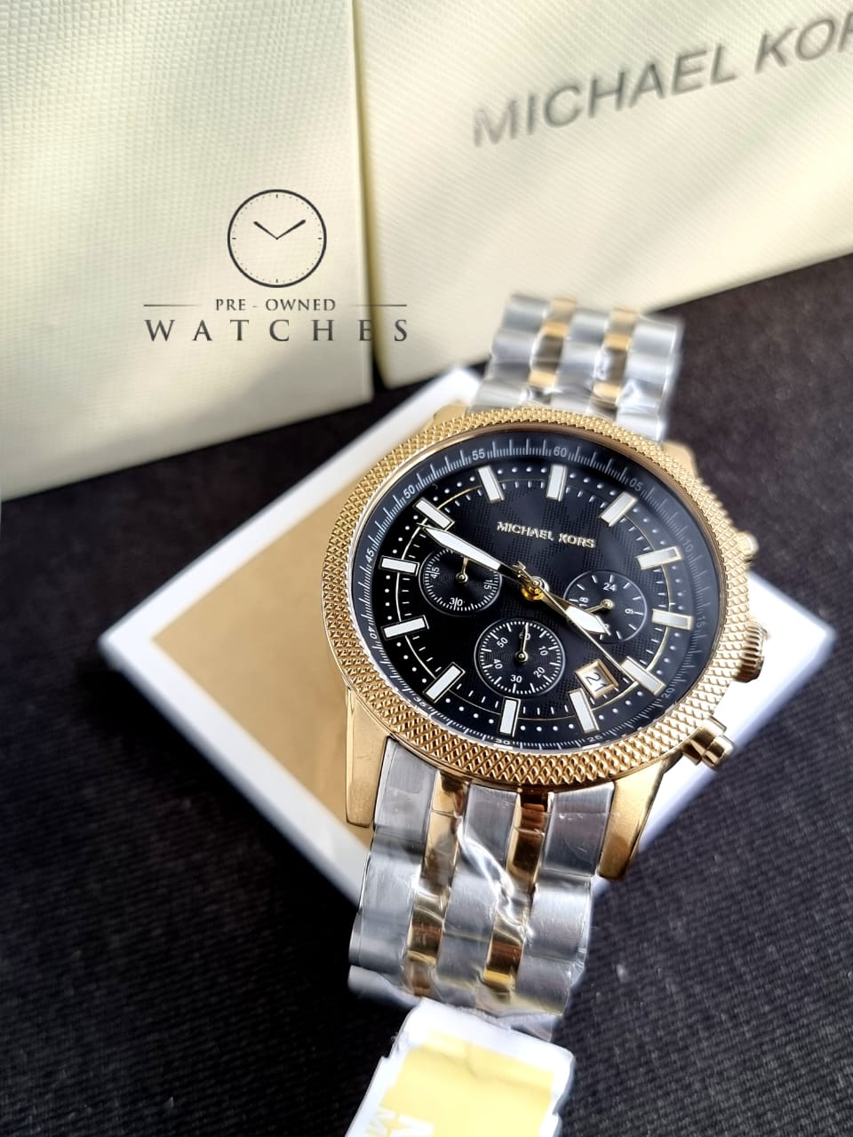 Michael Kors Men’s Quartz Two-tone Stainless Steel Black Dial 43mm Watch MK8954 (WITHOUT TAG)