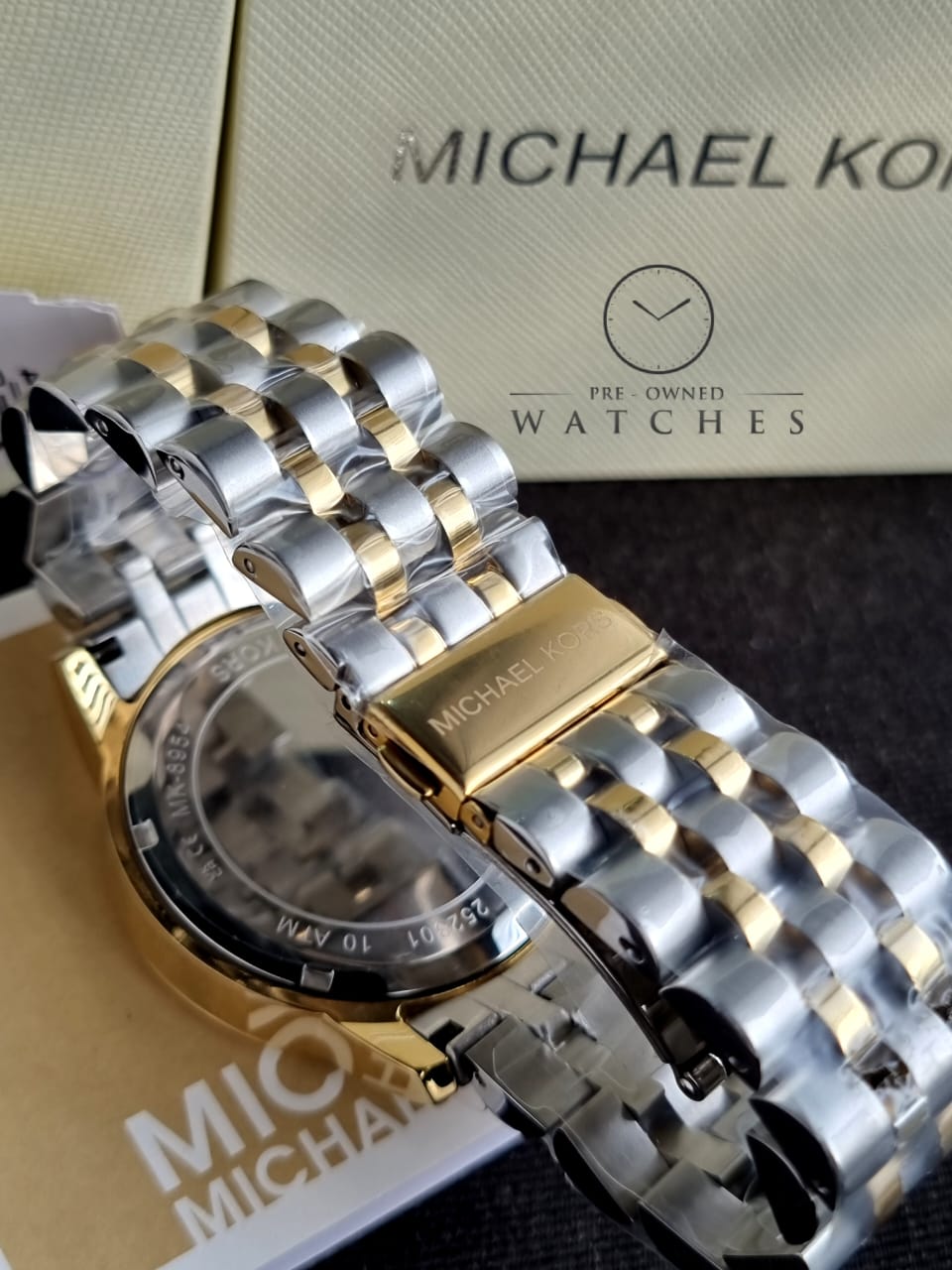 Michael Kors Men’s Quartz Two-tone Stainless Steel Black Dial 43mm Watch MK8954 (WITHOUT TAG)