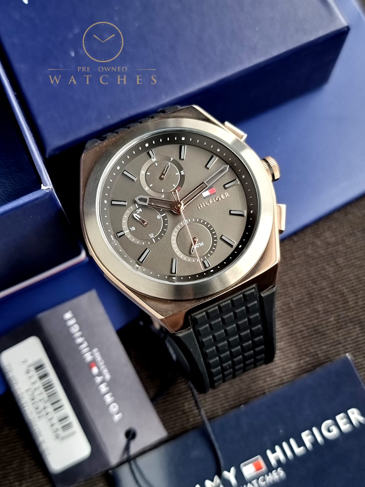 Tommy Hilfiger Men’s Quartz Black Silicone Strap Grey Dial 44mm Watch 1791931