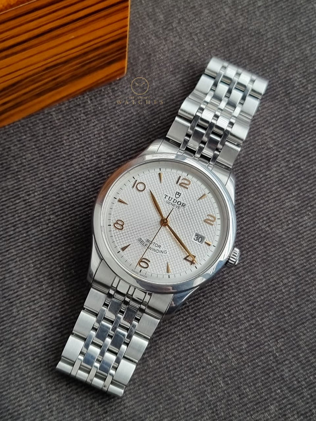 TUDOR 1926 Auto Swiss Men Ref: M91650  41mm (8/10 Condition) Main Image