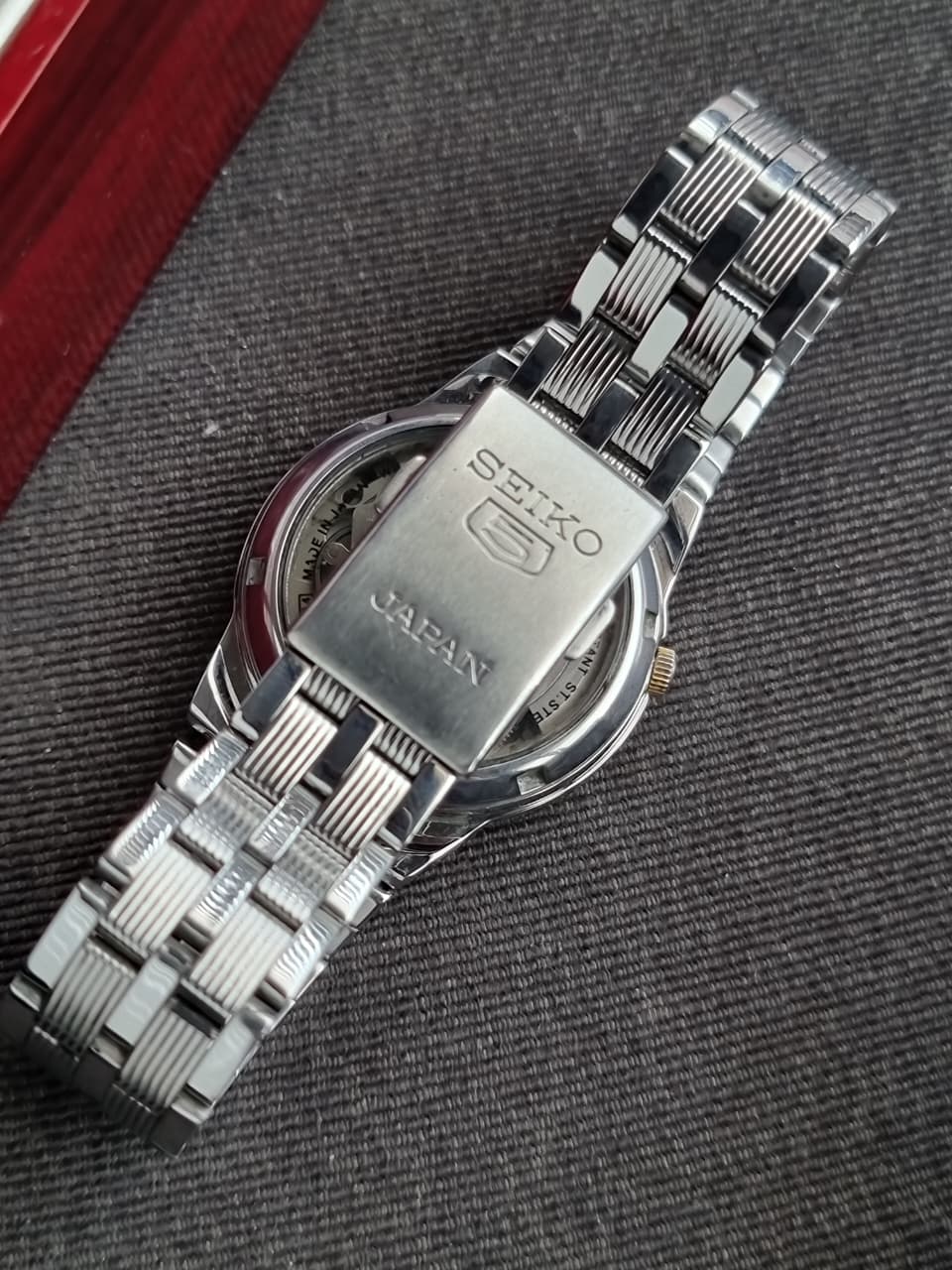 Seiko 5 Automatic Men's Watch – Maroon Dial, Stainless Steel, 35mm