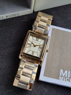 Michael Kors Essex MK4904 Women's Watch – Stainless Steel, Quartz, Elegant Fashion Design